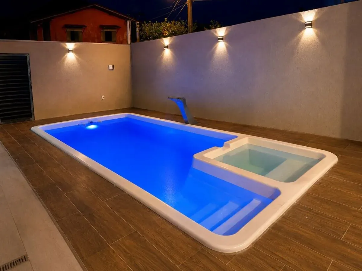 Piscina com hidromassagem